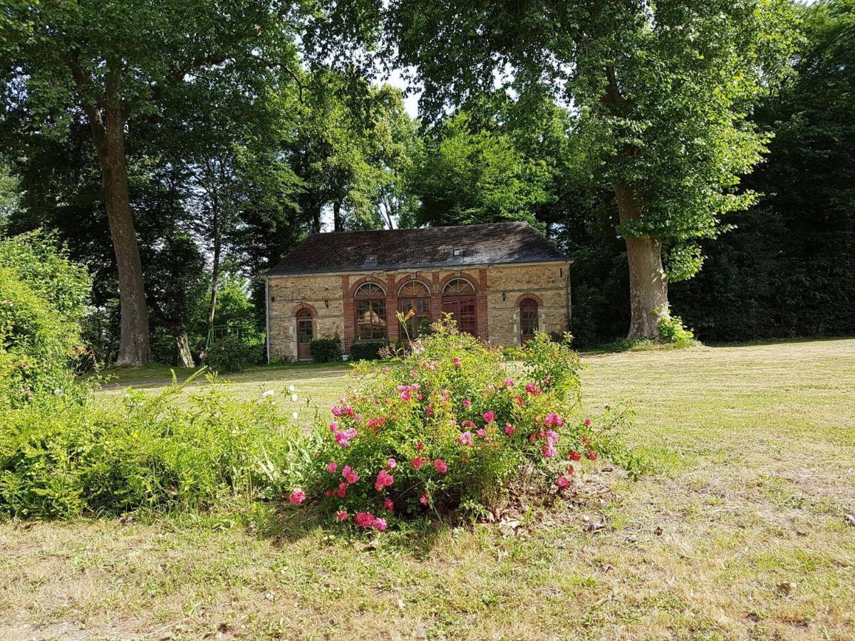 Logis Relais Des Cailleres 호텔 Saint Pavace 외부 사진